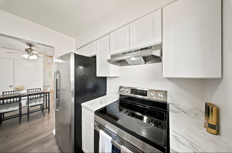 Building Photo - 1005 Mohr Ln