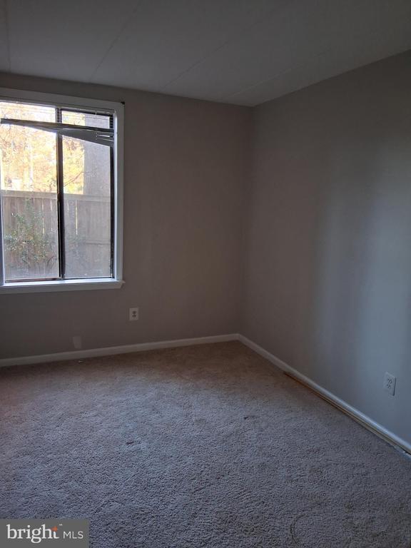 Building Photo - 2305 Freetown Ct