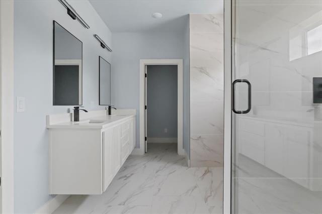 Building Photo - 1116 E Oleander St