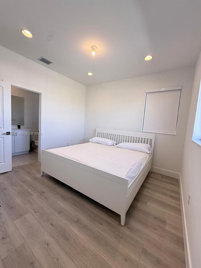 Building Photo - 5816 Agostino Way