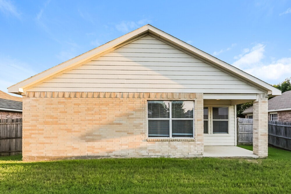 Building Photo - 1108 Boxwood Dr