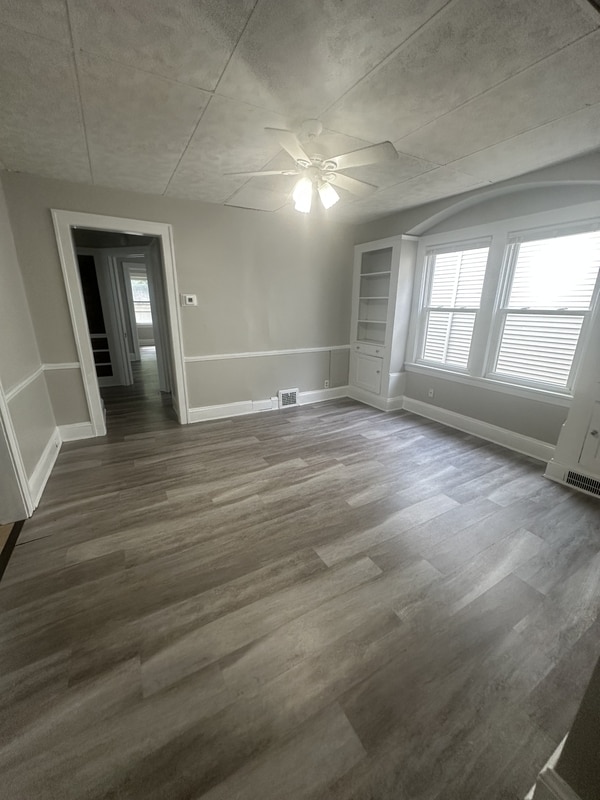 Building Photo - 3392 Beechwood Ave
