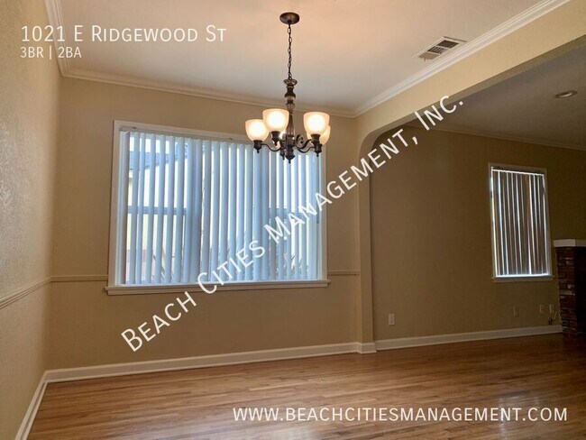 Building Photo - 1021 E Ridgewood St