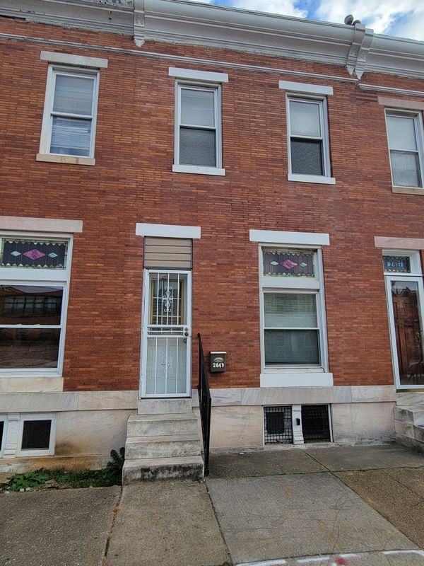 Primary Photo - 2649 Wilkens Ave