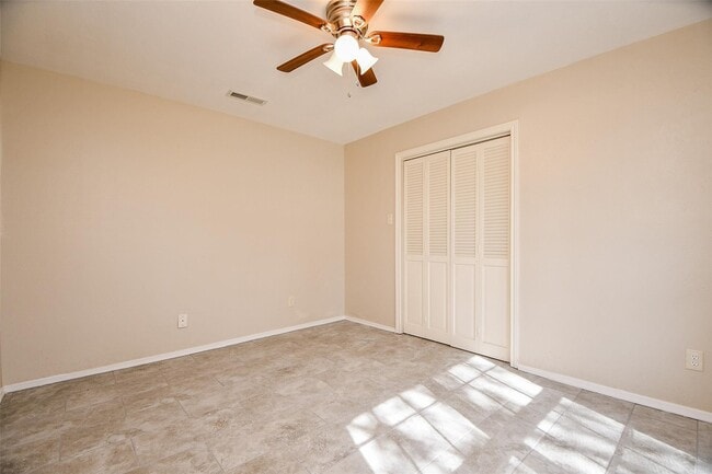 Building Photo - 5810 Fontenelle Dr