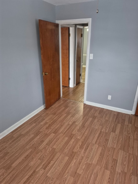 Building Photo - 3131 Mozart Ave