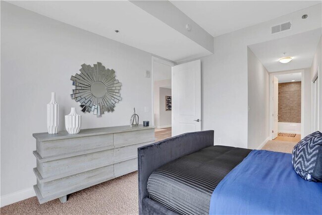 Building Photo - 270 17th St NW