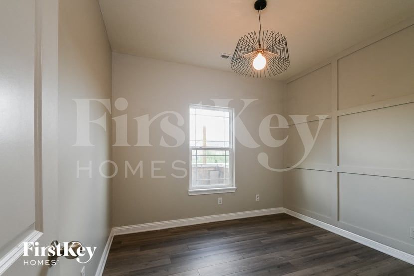 Building Photo - 1771 Foudray Cir N