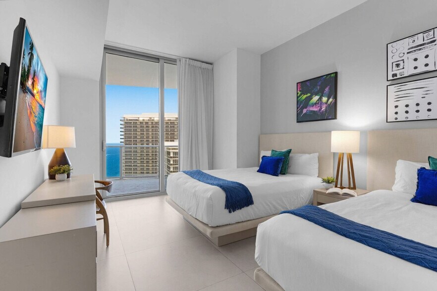 Building Photo - 4111 S Ocean Dr