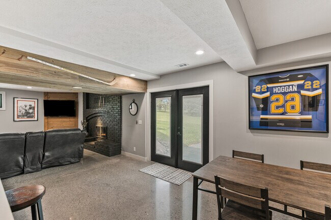 Building Photo - 4606 S 184th Plaza