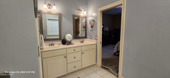 Building Photo - 4630 Delwood View Blvd