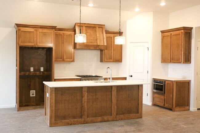 Building Photo - Brand New Home in Shawnee!