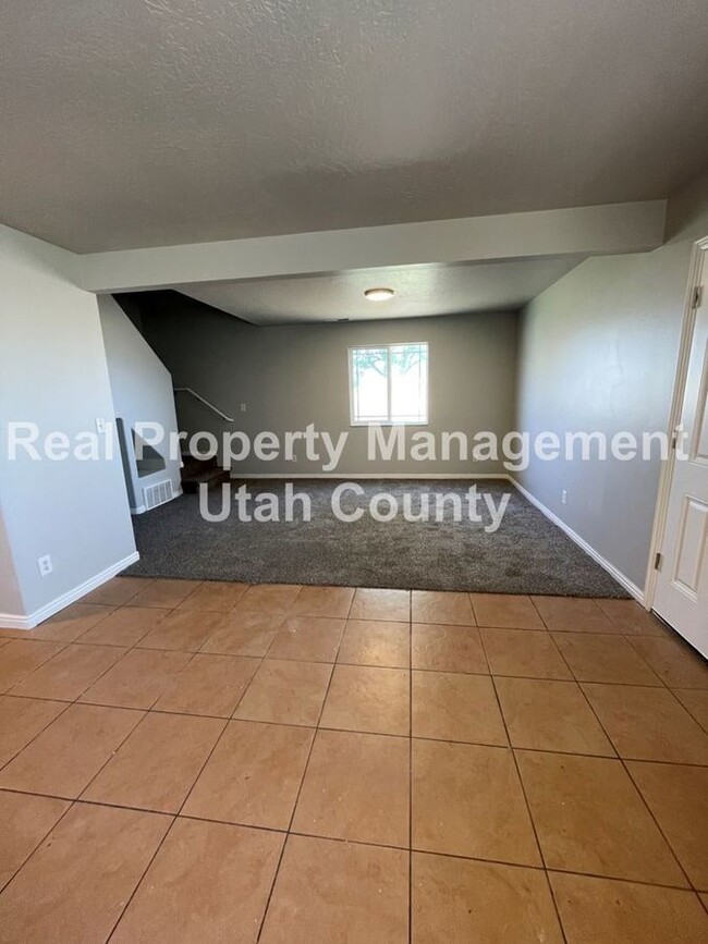 Building Photo - 2252 Harvest Moon Dr