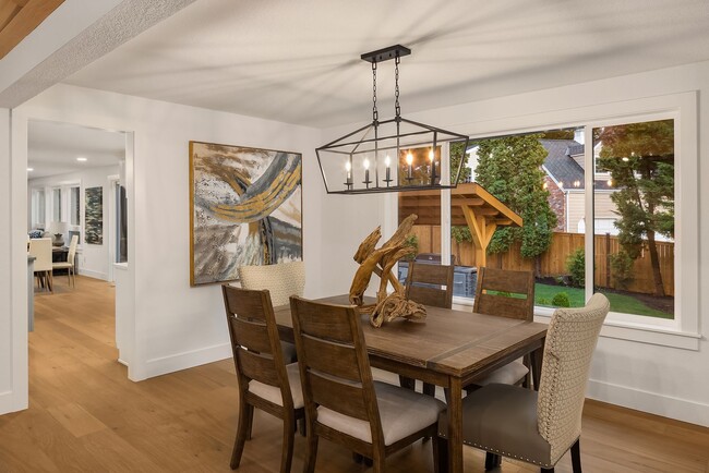 Building Photo - 4Bd/2.5Ba Bellevue House