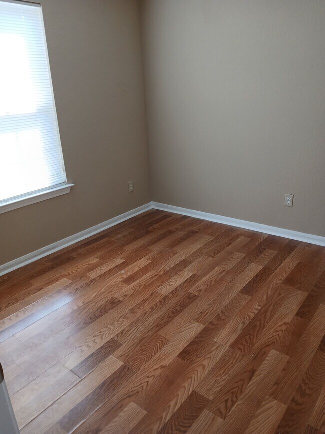 Building Photo - 12906 Regalshire Ct