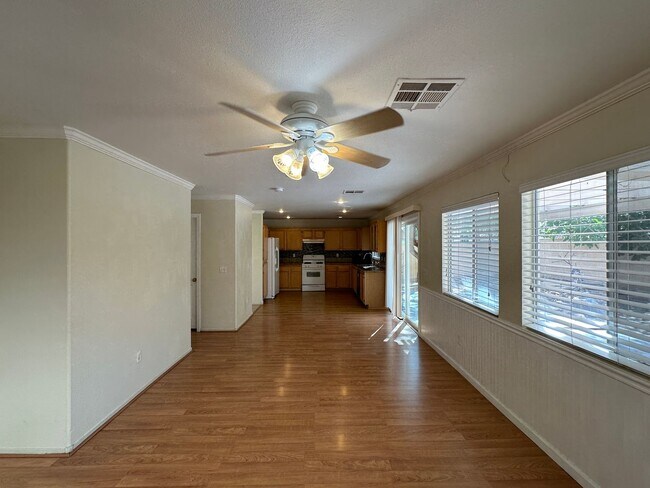 Building Photo - PECCOLE RANCH