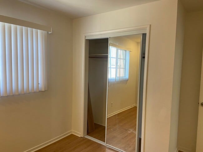 Building Photo - Randall Apartments