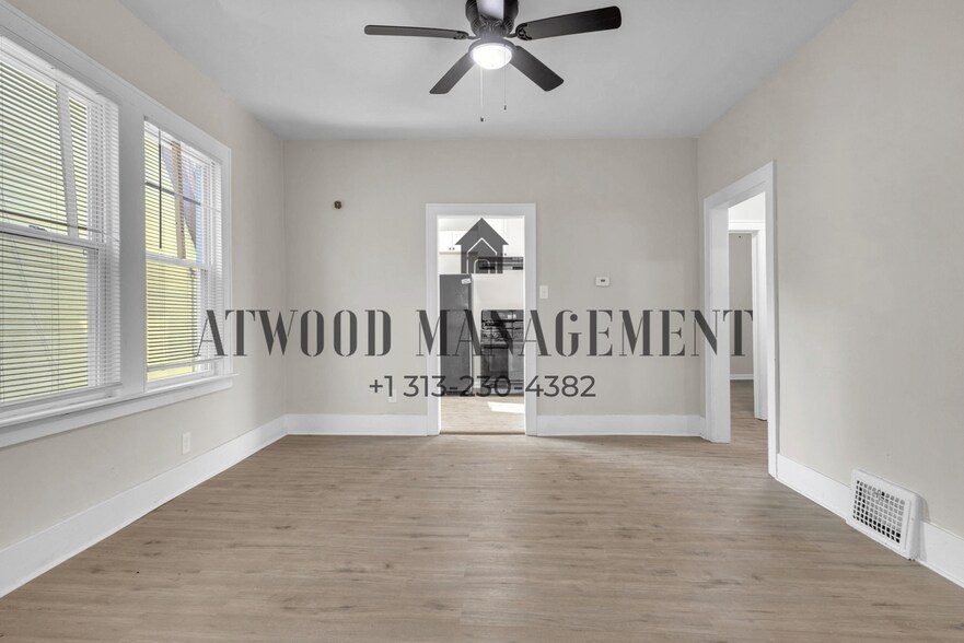 Building Photo - 9354 Bessemore St