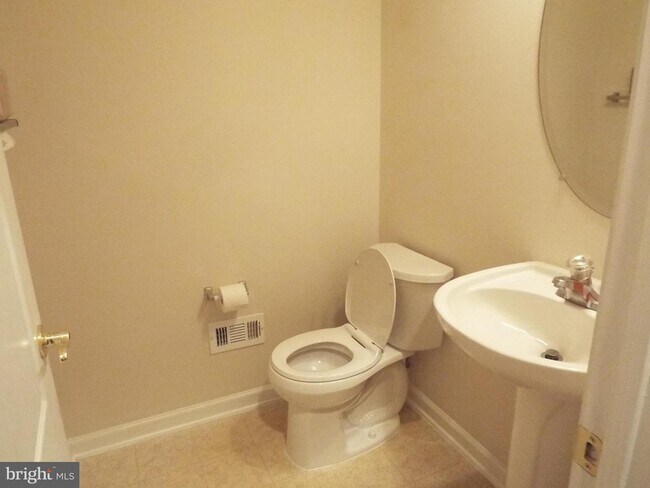 Building Photo - 22950 Rose Quartz Square