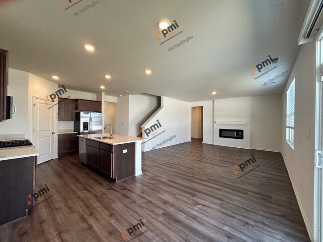 Building Photo - 10334 Morse Pl