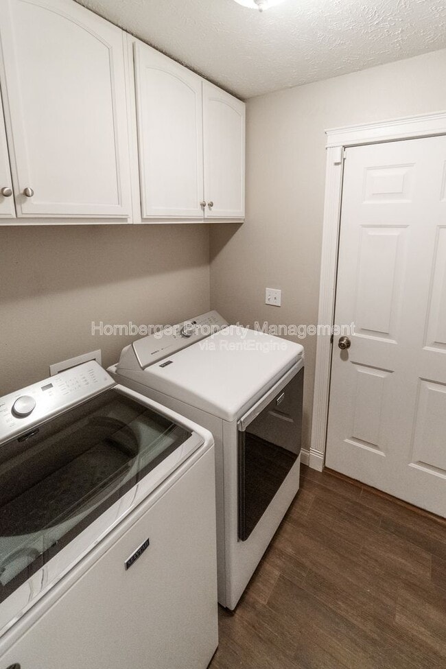 Building Photo - 6415 S Woodland Ct