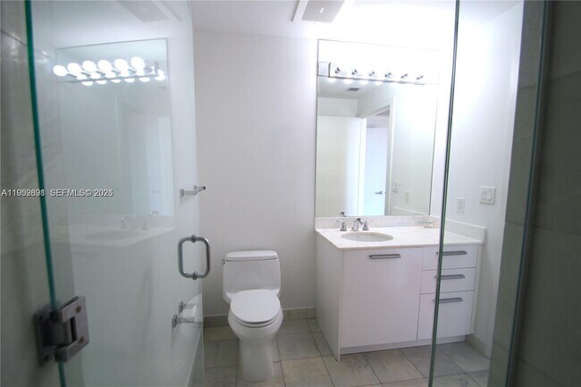 Building Photo - 1050 Brickell Ave