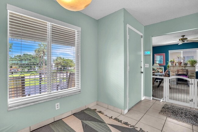 Building Photo - 5910 Via Delray Blvd