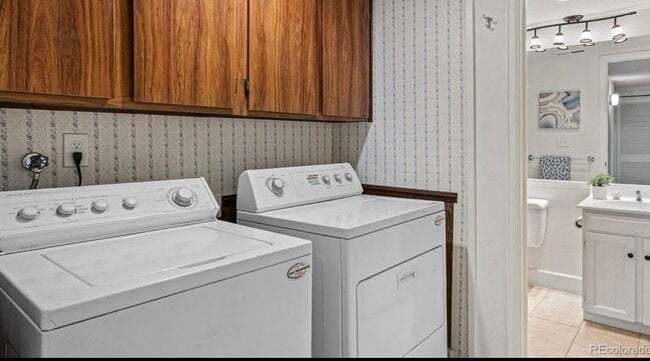 Building Photo - 7542 S Cove Cir