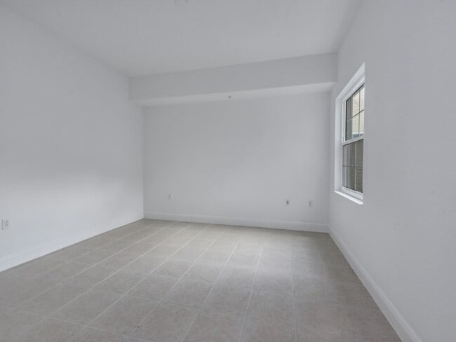 Building Photo - 9229#103