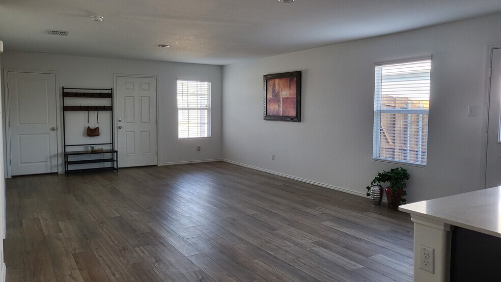 Building Photo - 7316 Gray Wolf Ln