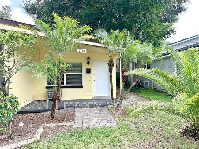 Primary Photo - 1310 E Esther St