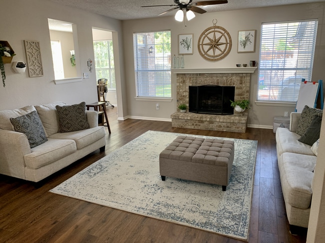 Building Photo - 4301 Lavaca Dr