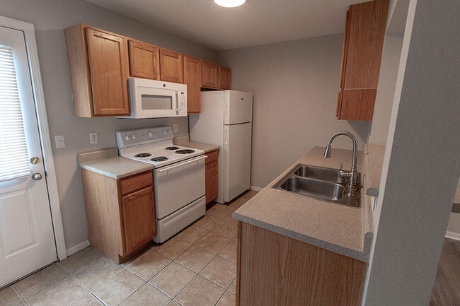 Building Photo - 1427 Greensboro Dr