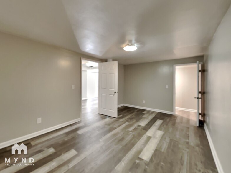 Building Photo - 3835 Valley Ridge Dr