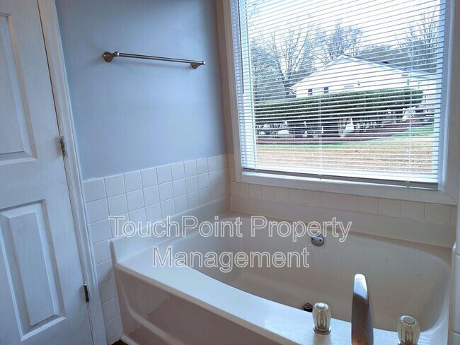 Building Photo - 1901 Timber Ln Dr