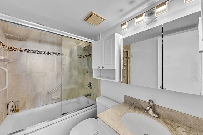 Building Photo - 1421 S Ocean Blvd