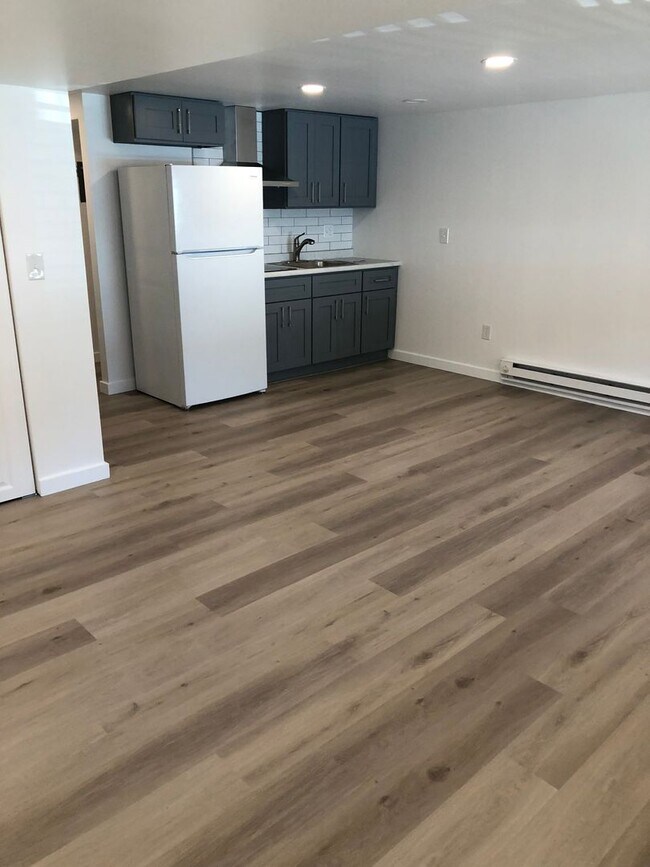 Building Photo - 125 Lockart Plaza