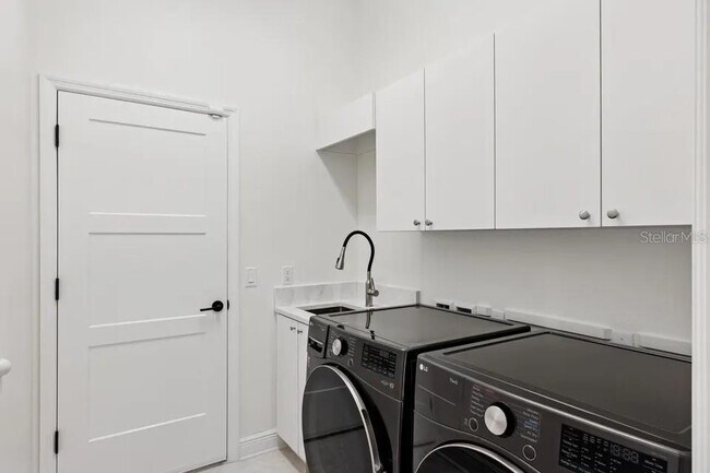 Building Photo - 7346 Edenmore St