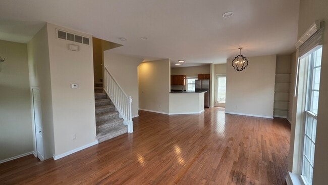 Building Photo - 1580 Kessler Ave