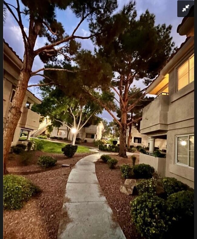 Building Photo - 356 Manti Pl