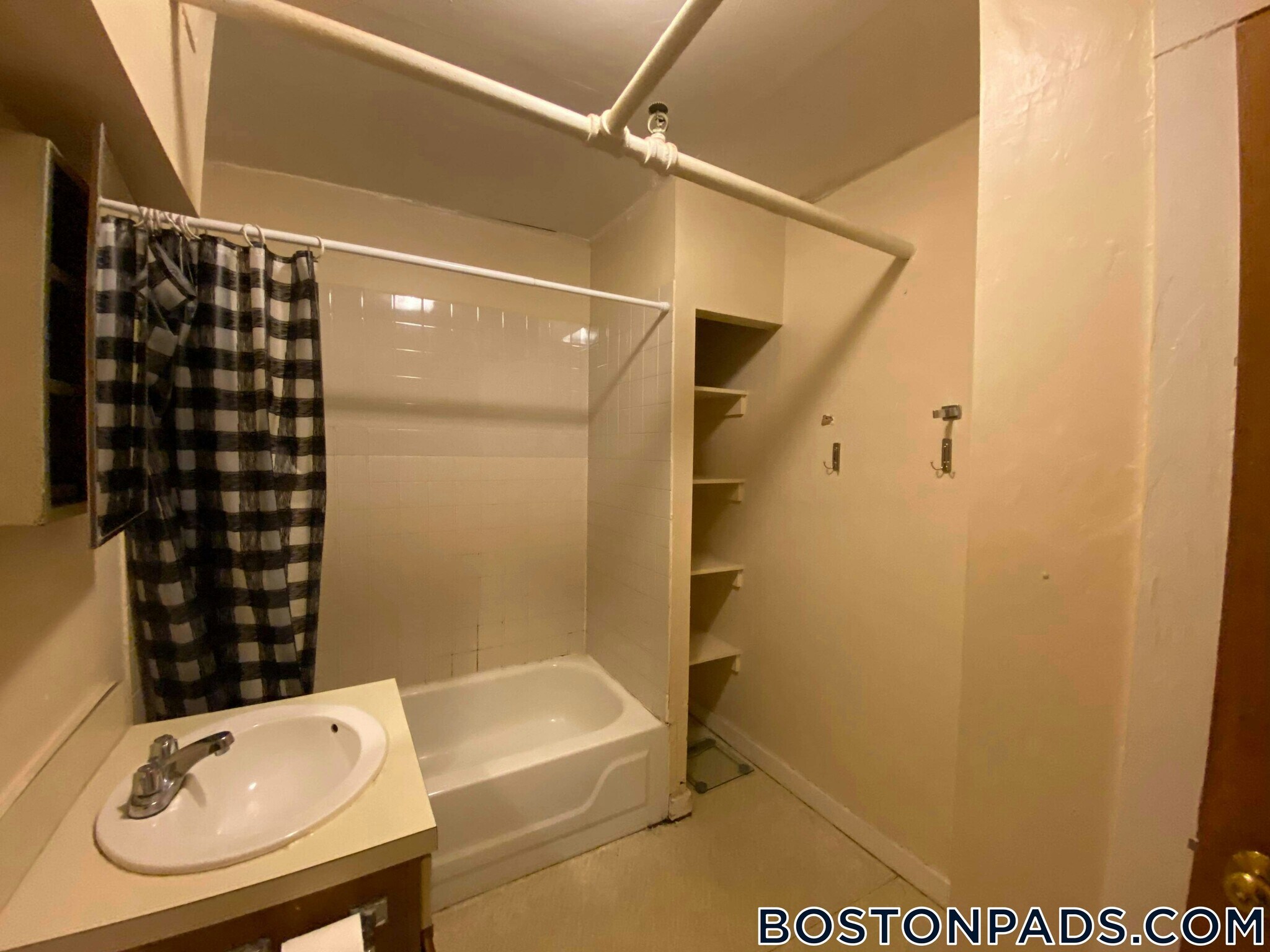 Building Photo - 19 Peterborough St