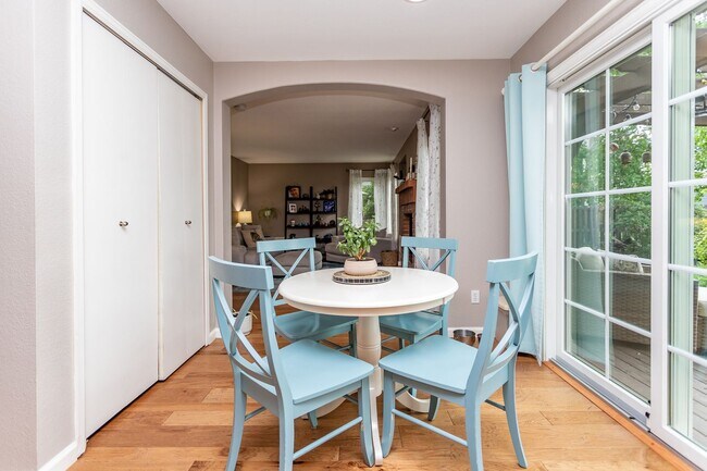 Building Photo - Charming Monument Retreat with  Private Ba...