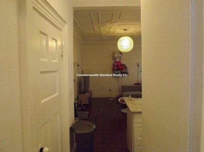 Building Photo - 465 Park Dr