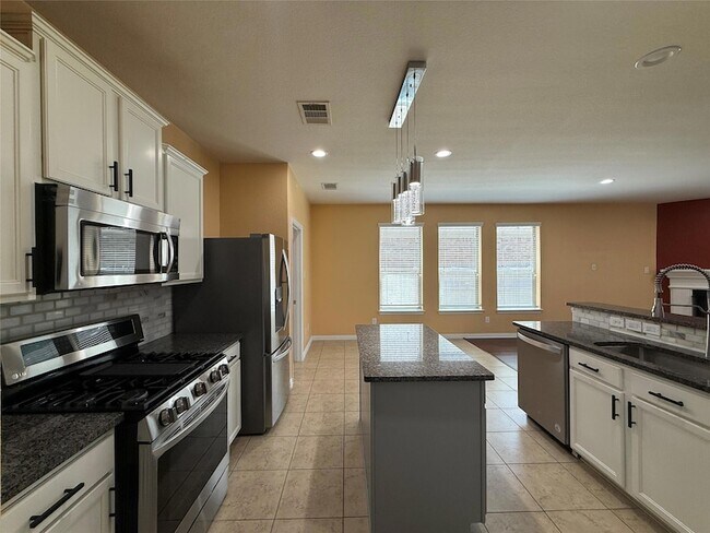 Building Photo - 1032 Dyer Crossing Way
