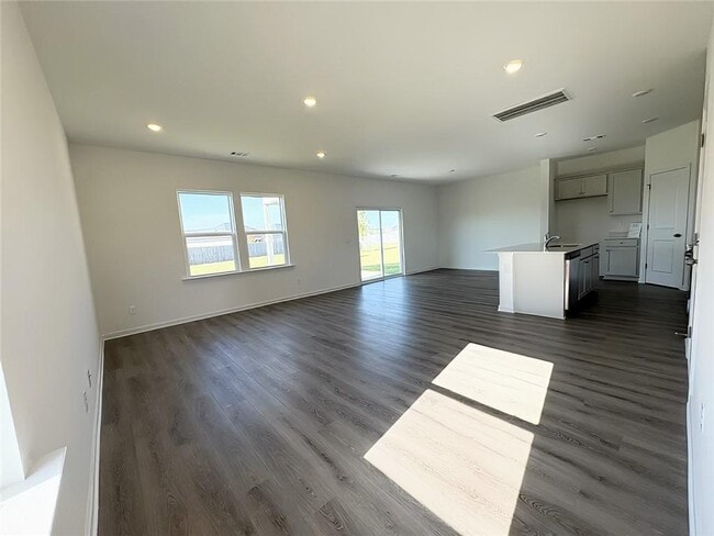 Building Photo - 220 Hickory Rdg Trl