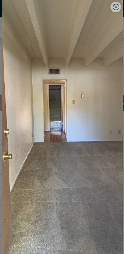 Building Photo - Beautiful 1 Bedroom Condominium!