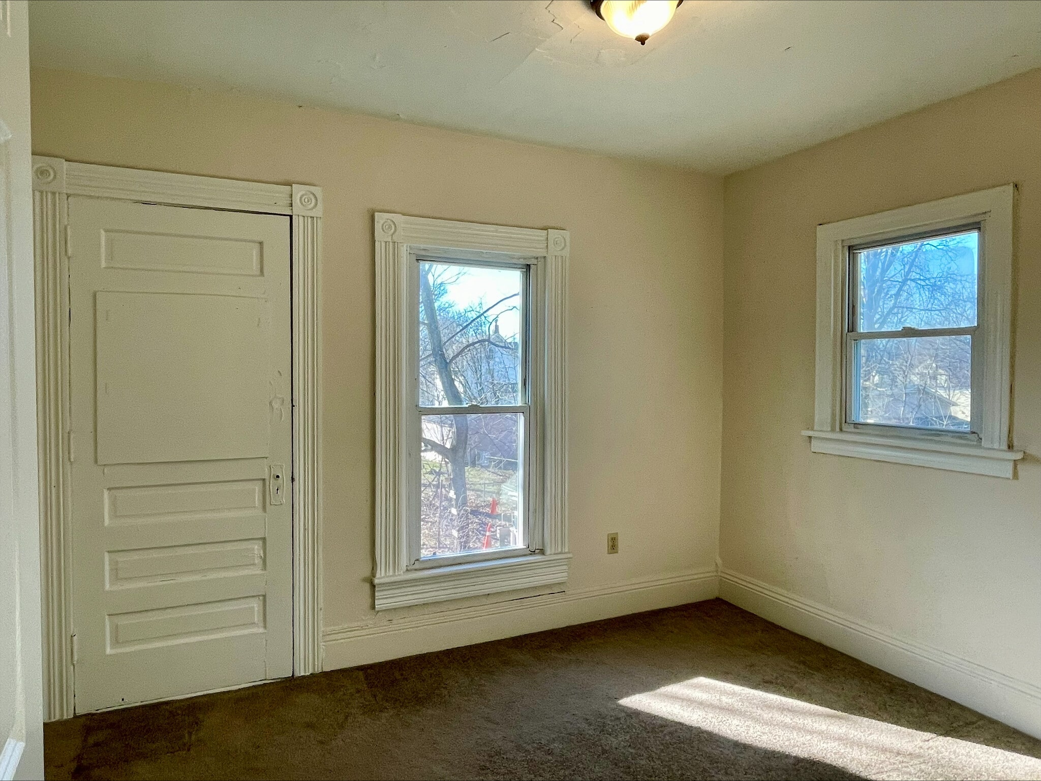 Building Photo - 580 Dayton St