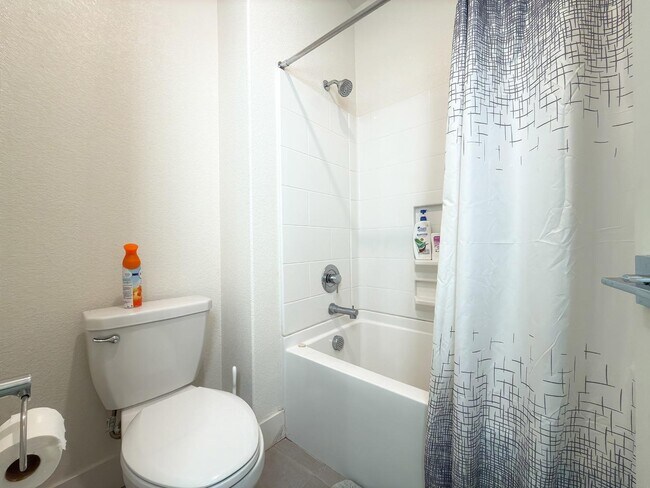 Building Photo - 2665 Luna Ave