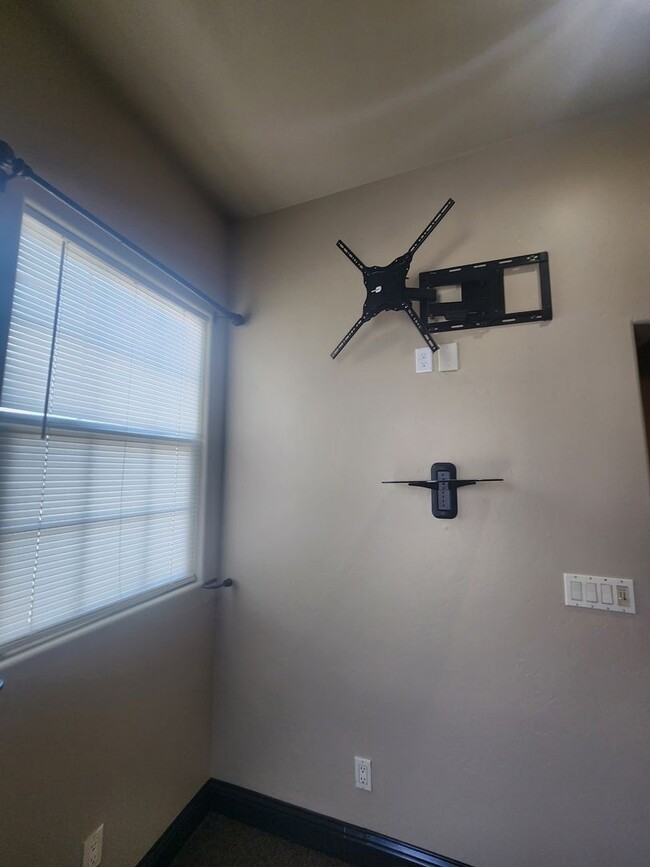 Building Photo - 2331 Calloway Dr