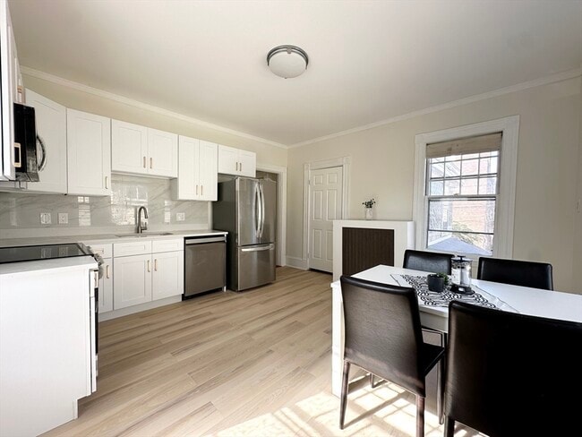 Building Photo - 71 Gardner St